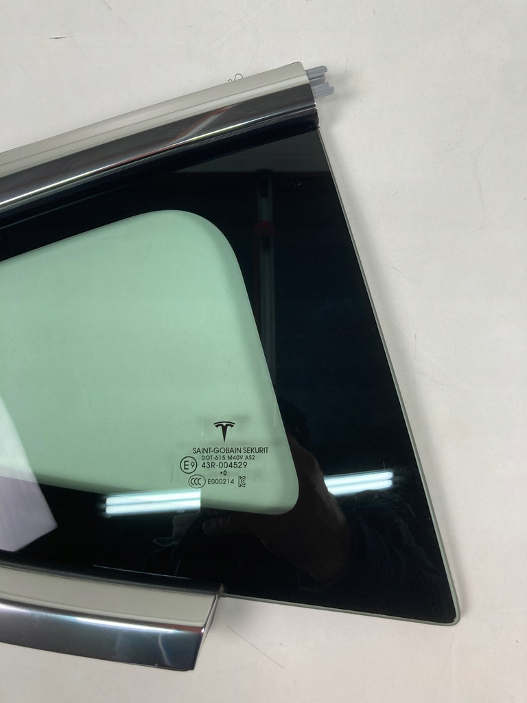 фото №4, Стекло кузовная правая tesla 3
