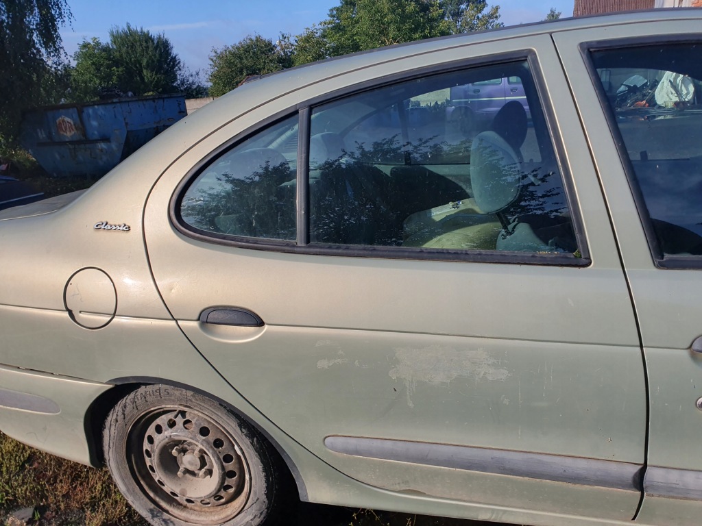 фото №7, Лампа освітлення кабіни renault megane 1 i 97r sedan 1.6 b 90km mv931