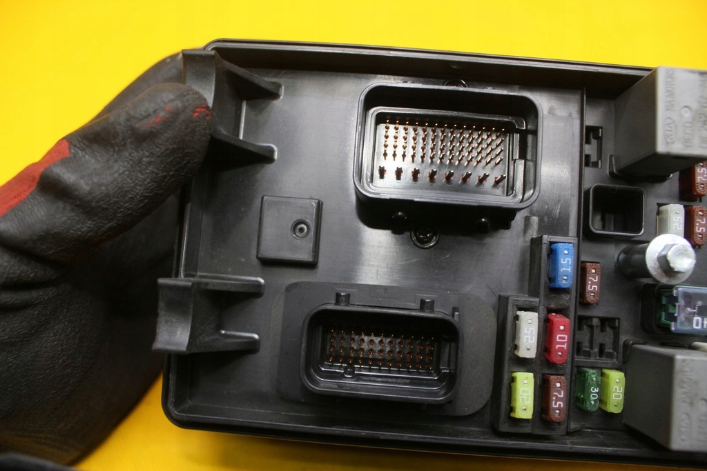 фото №5, Коробка запобіжників kia sedona ii carnival iii