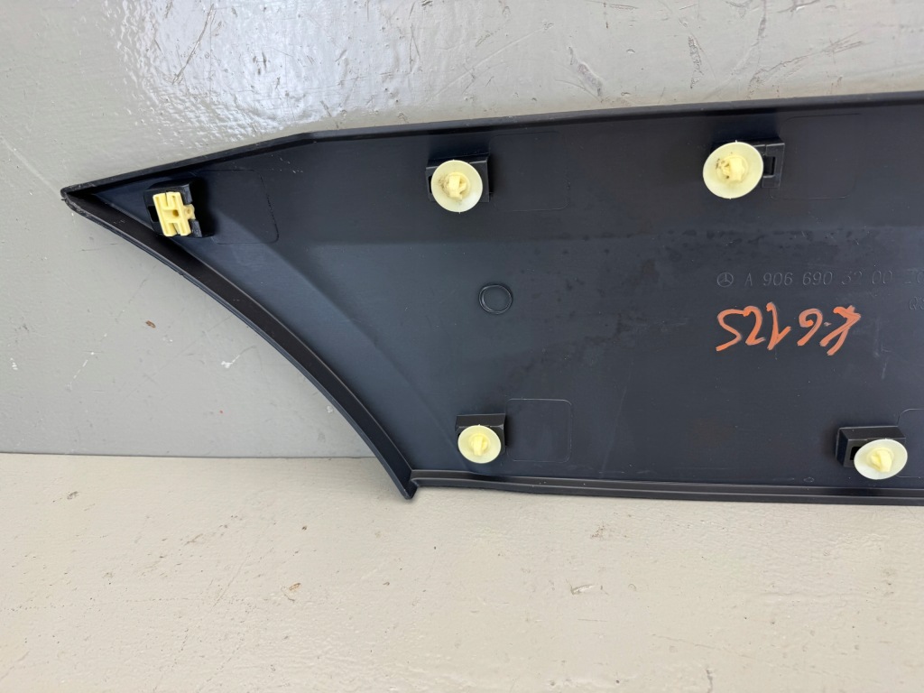 Mercedes sprinter w906 a906 06-19r молдинг двері бічна ліва Оригінал