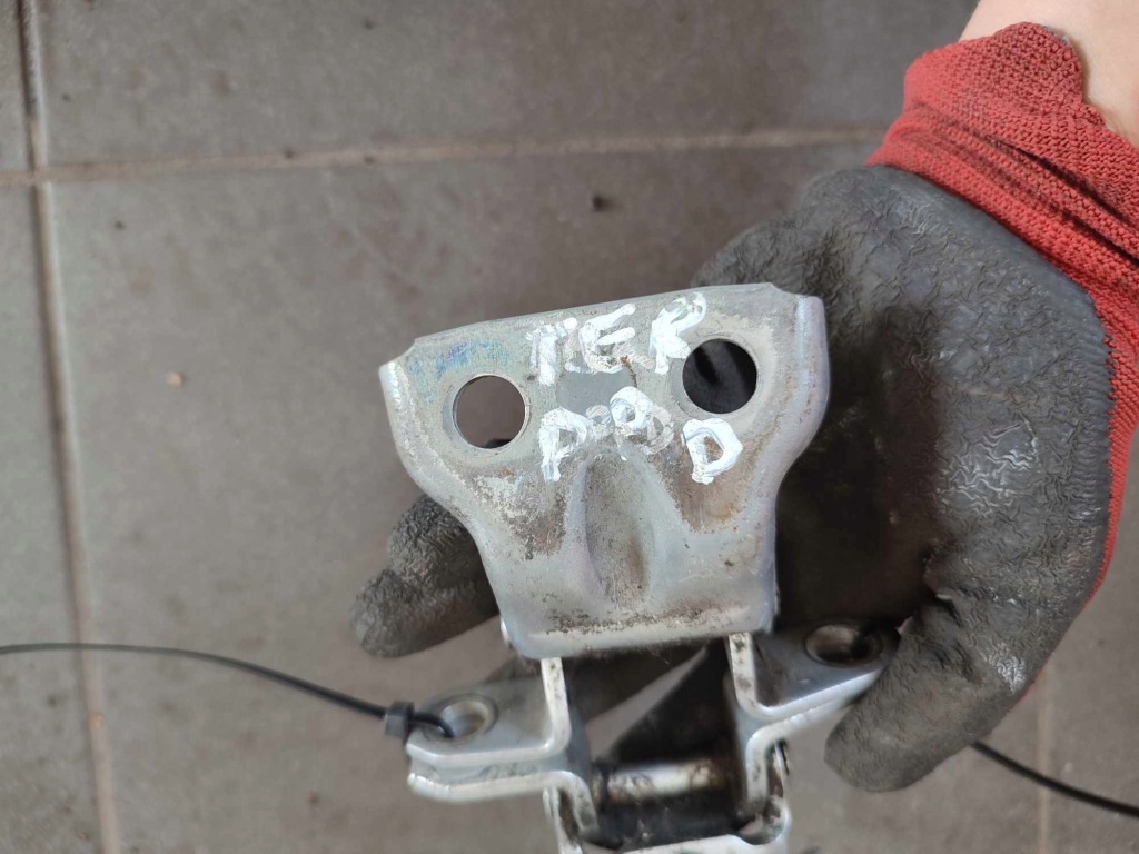 фото №4, Daihatsu terios ii петля петли дверь правый перед s28