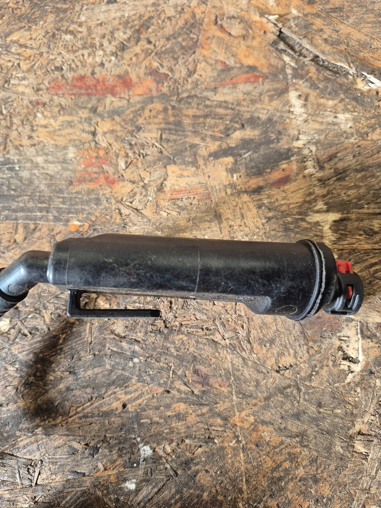 фото №6, Bmw f30 330e шланг вентиляційний бака з резонатор вентиляція картера 8613138