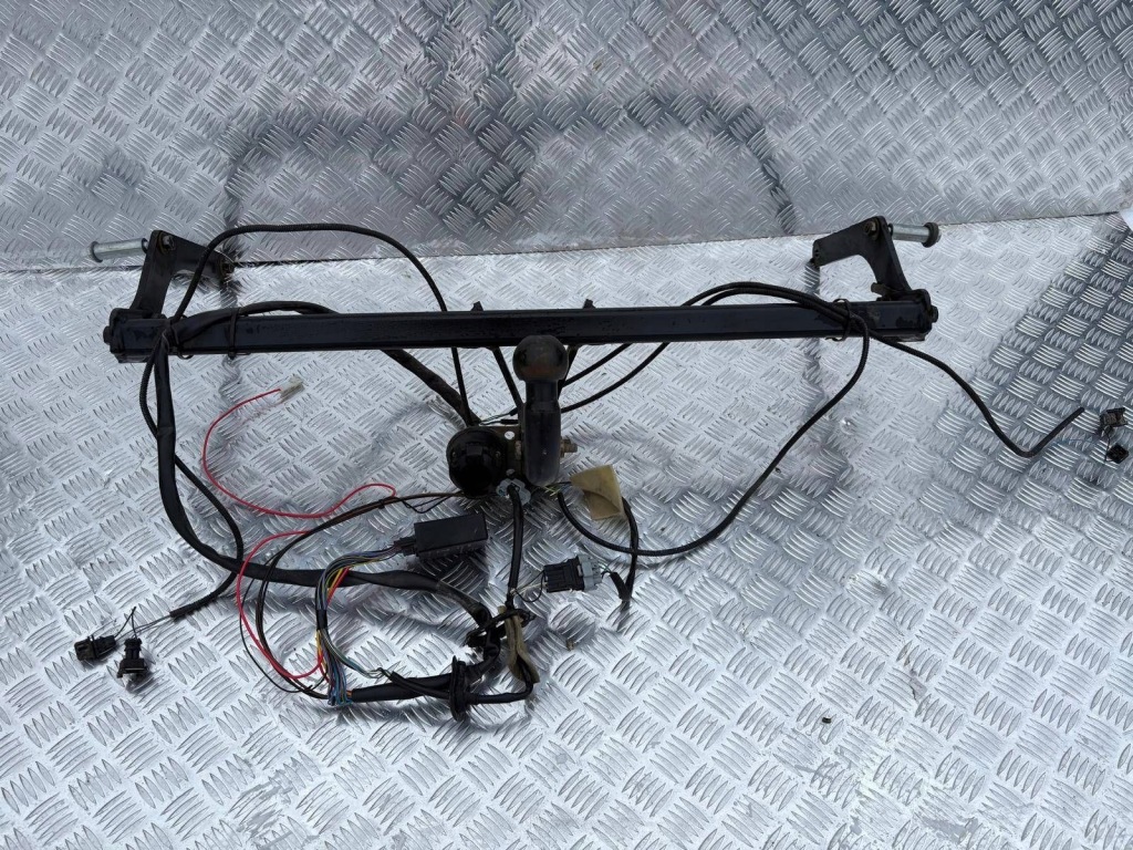 фото №1, Hak dacia duster ii lift 8201684327 kompletny +модуль