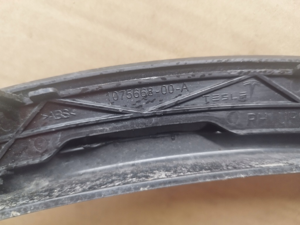 фото №11, Tesla x молдинг na крыло правая перед 1075668-00-a