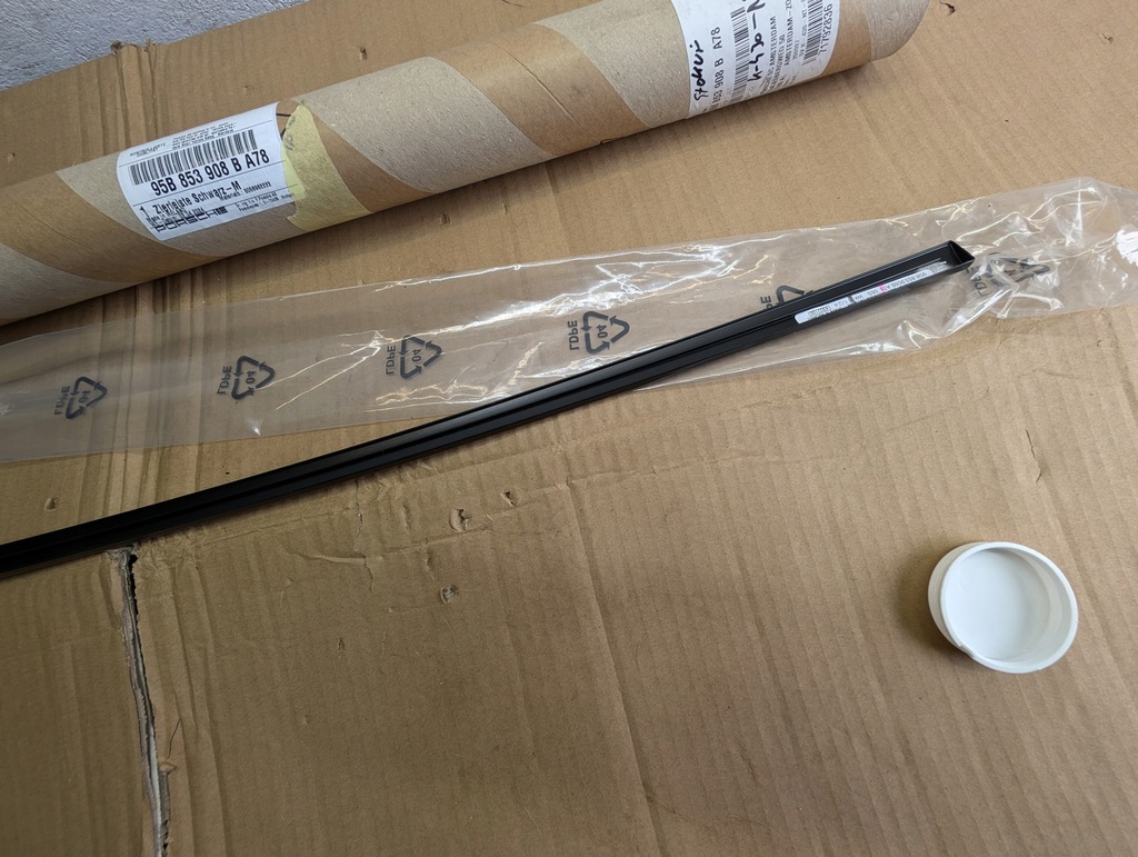 фото №4, Porsche macan молдинг рамки двері правий задня