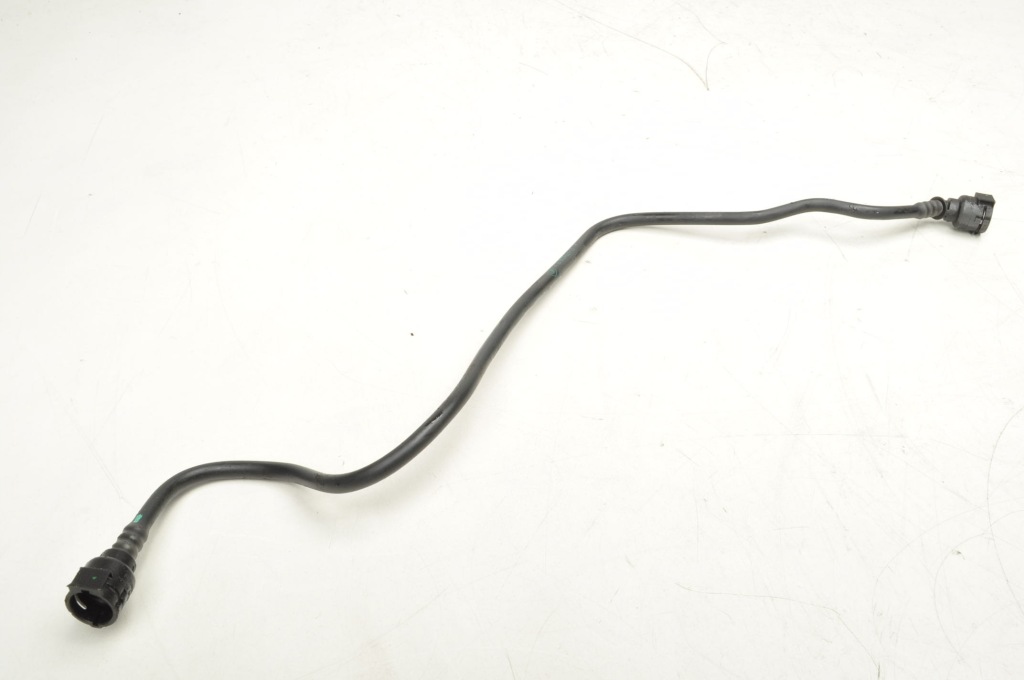 фото №1, Bmw 3 g20 g21 g22 g23 2.0 труба шланг вакуумa 8654824