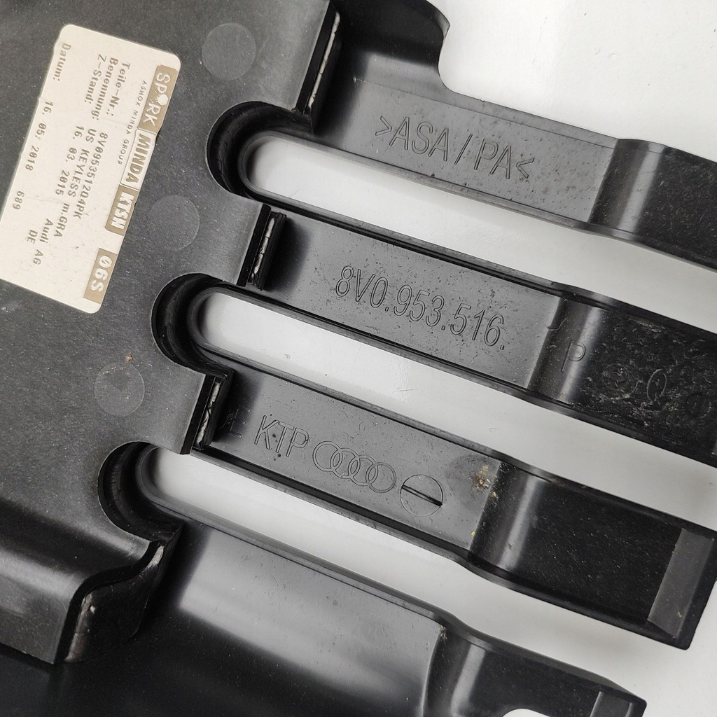 фото №9, Audi a3 s3 8v 2018 елементи обшивка колонки кермового