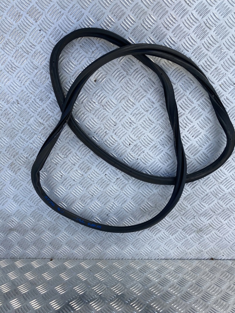 фото №1, Прокладка крышки багажника citroen c3 iii 16-