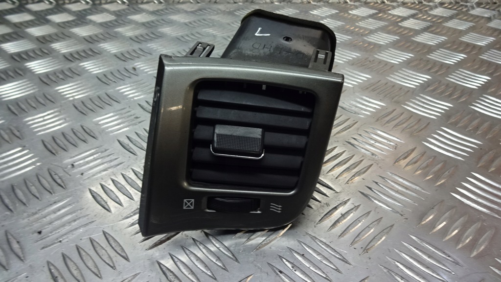 фото №1, Решітка ліва обдув toyota avensis verso 2.0 d4d