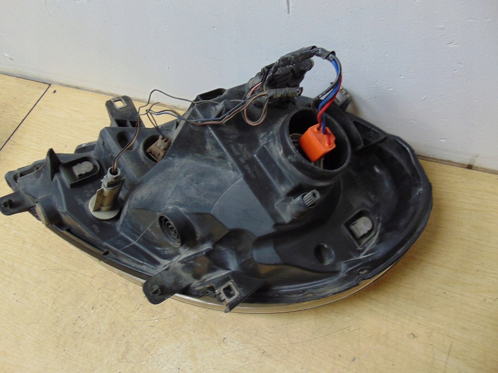 фото №9, Лампа права перед opel vivaro lift 2006- europa