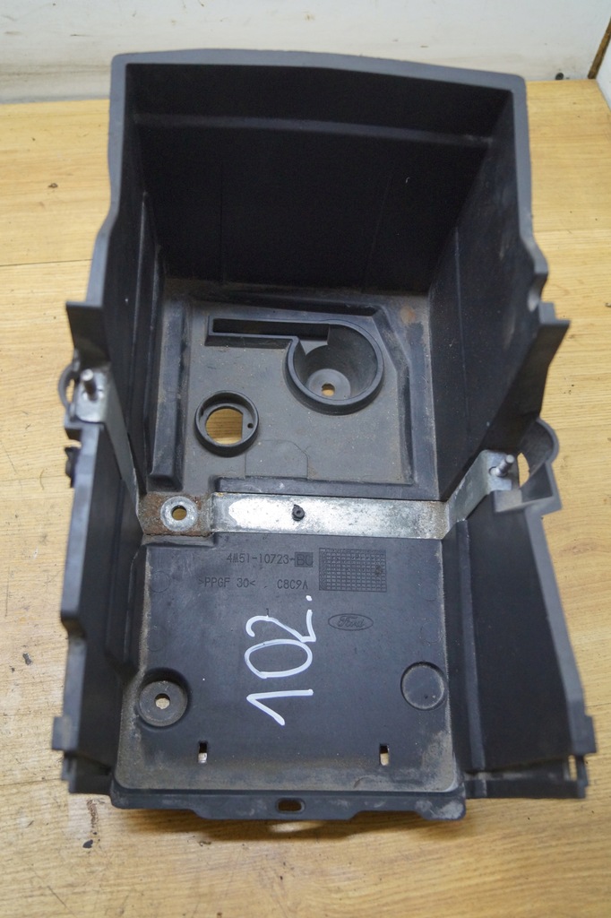 фото №2, Ford kuga основание аккумулятор