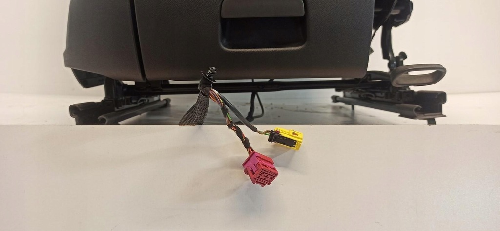 фото №13, Vw tiguan ii r-line сиденья заднее сиденье