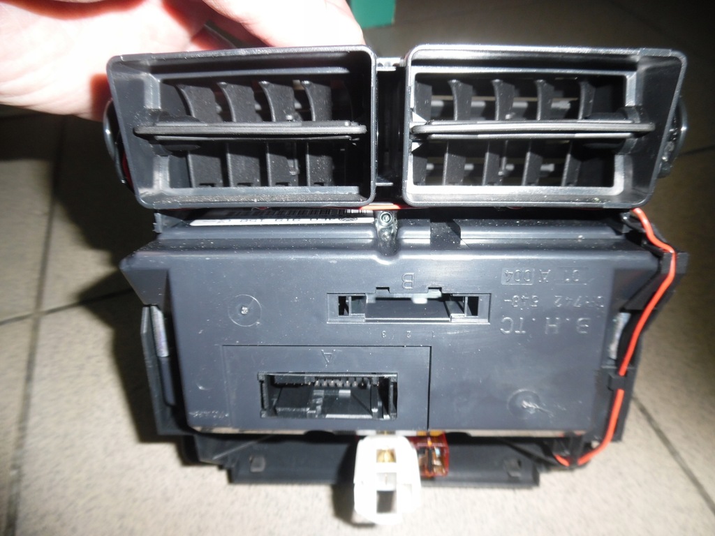 фото №9, Audi a8d3 панель кондиционера 4e0819203b