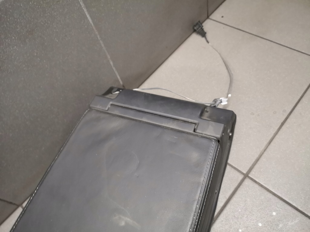 фото №12, Підлокітник сидіння задня чорний audi a8 d3