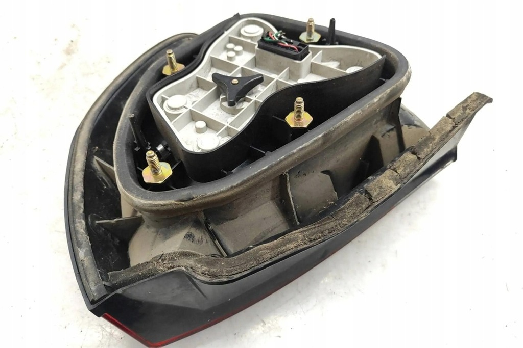 фото №8, Лампа ліва задня mitsubishi carisma da_ mb944543 1.8l бензиновий 85kw 1997