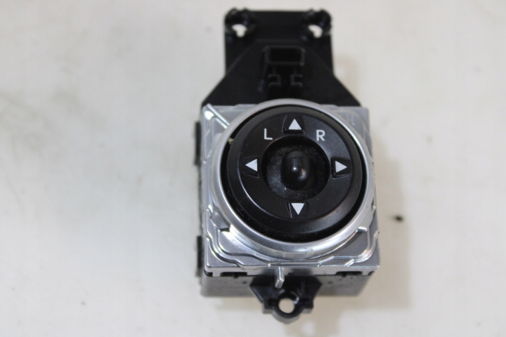 фото №1, Панель управление зеркал hyundai i30 ii