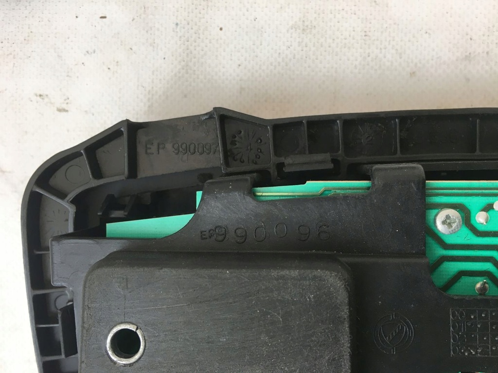 фото №5, Maserati quattroporte v лампа освітлення кабіни