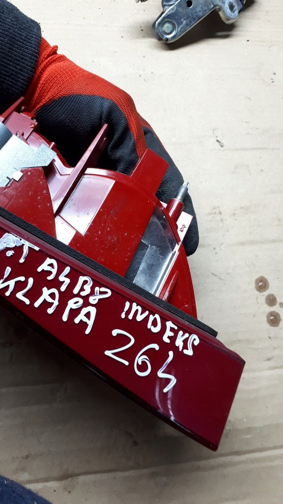 фото №6, A4 b8 s4 лампа w крышка правый задняя sedan