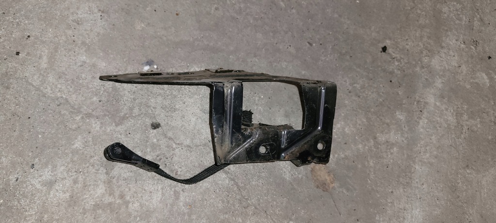 фото №1, Кронштейн бардачка bmw e30