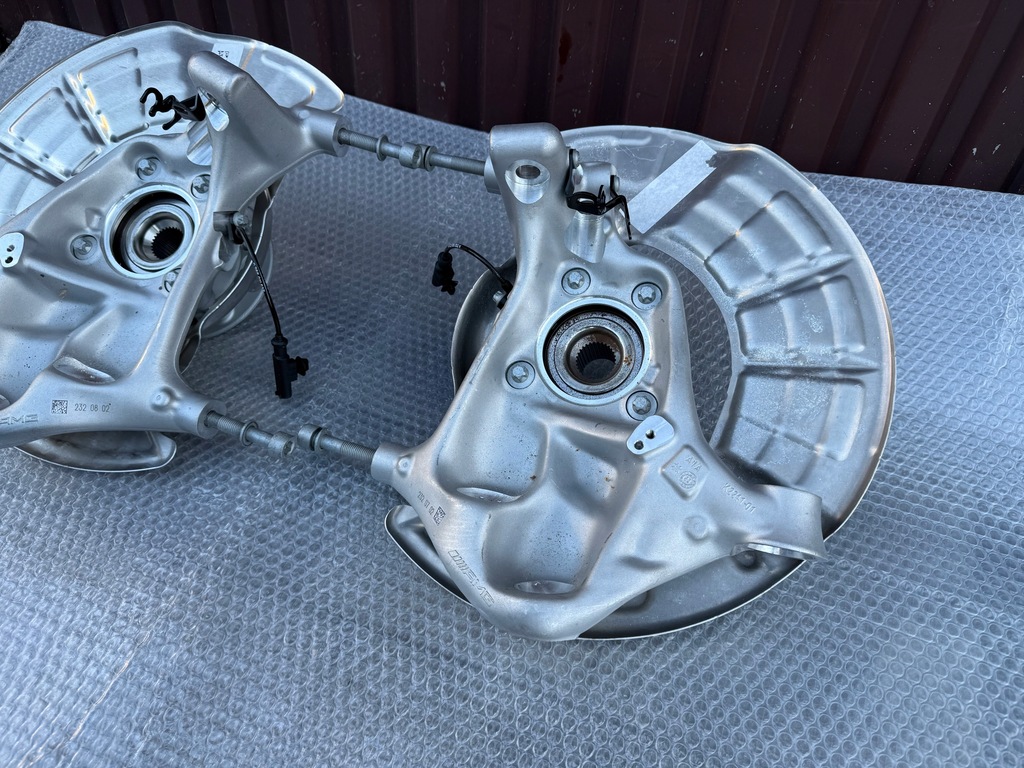 фото №3, Mercedes benz amg sl232 r232 r243 поворотный кулак левая правая