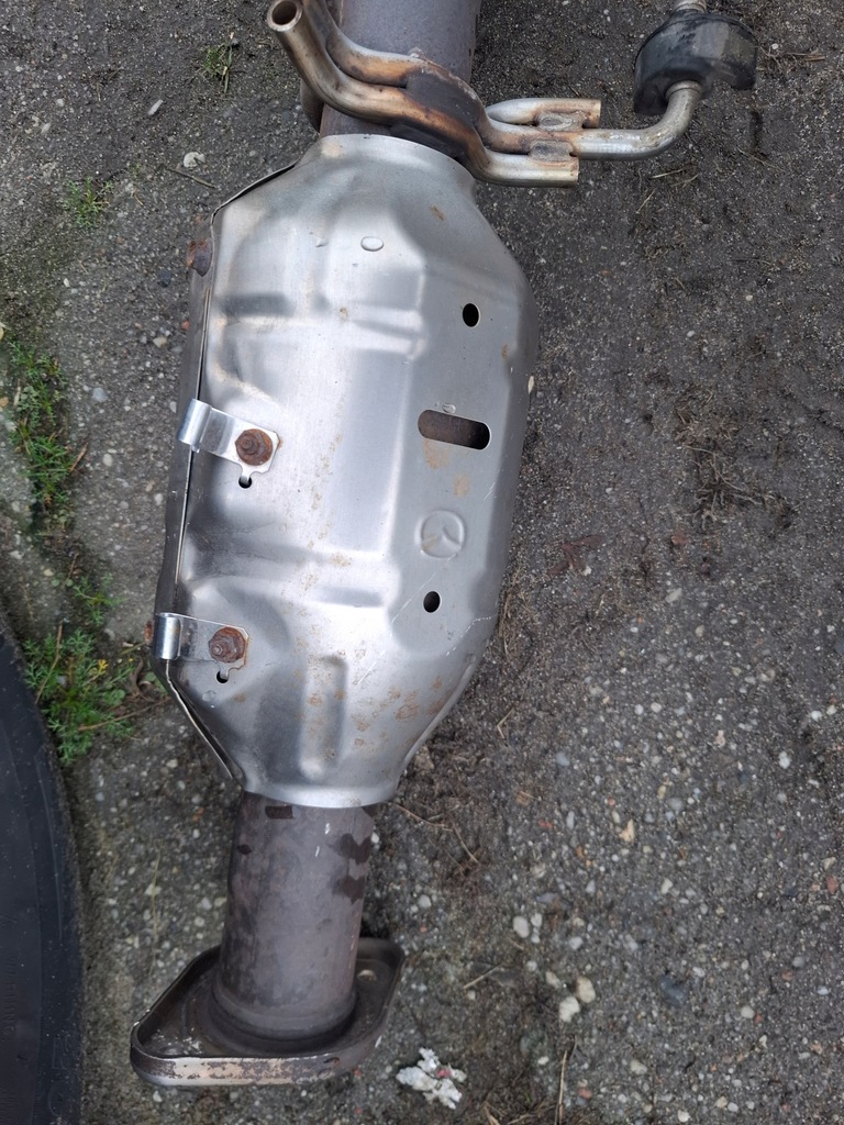 фото №8, Труба выхлоп гаситель средний катализатор mazda 6 gj sedan 2.5 бензин py03