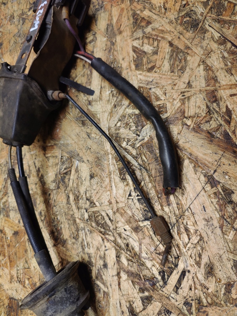 Важіль трос підсосу ssanie запуск mercedes w123 2.0d Недорого