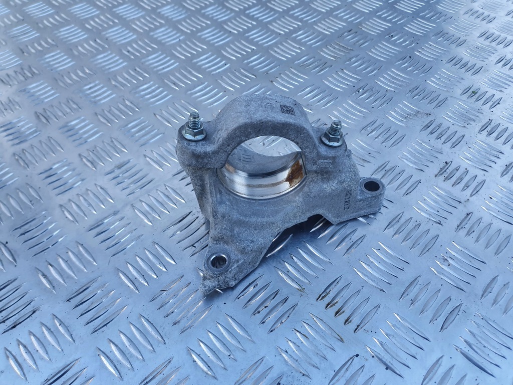 фото №1, Опора полуось mazda 3 bp iv 2.0 b 19-