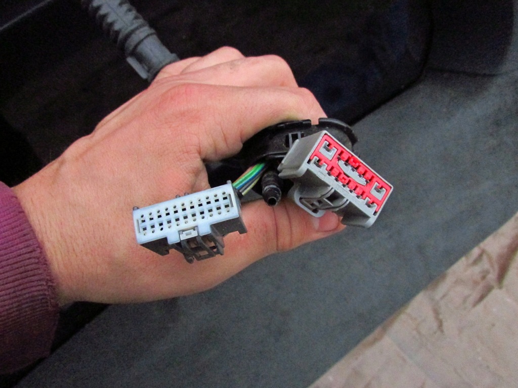 фото №12, Volvo v70 xc70 iii крышка багажника багажника с спойлером czarna 07-14r