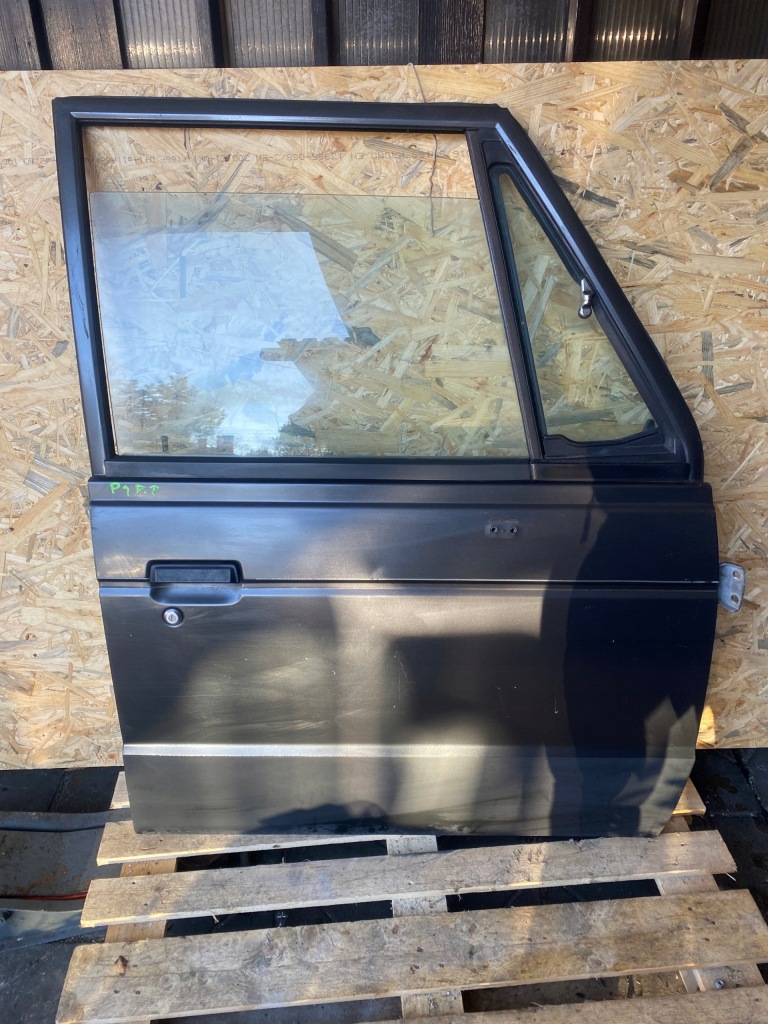 фото №1, Дверь правое передние mitsubishi pajero i 1 82-91r. стекло треугольное