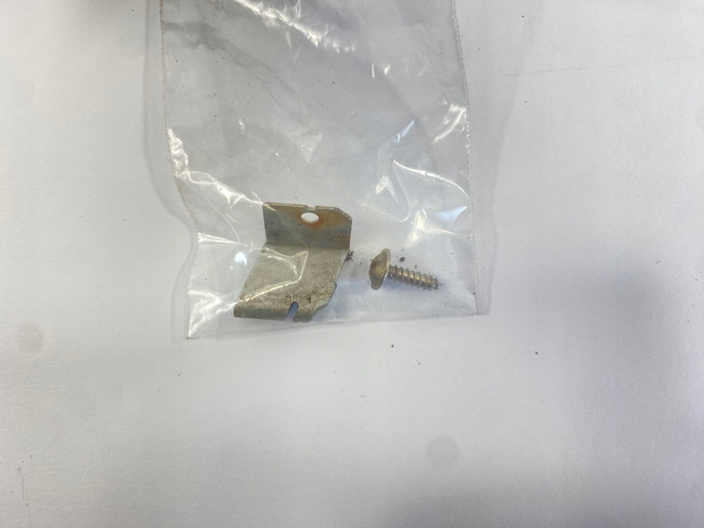 Решітка права впуск повітря кузов стійка c mercedes w201 190 2016980289 в Україні