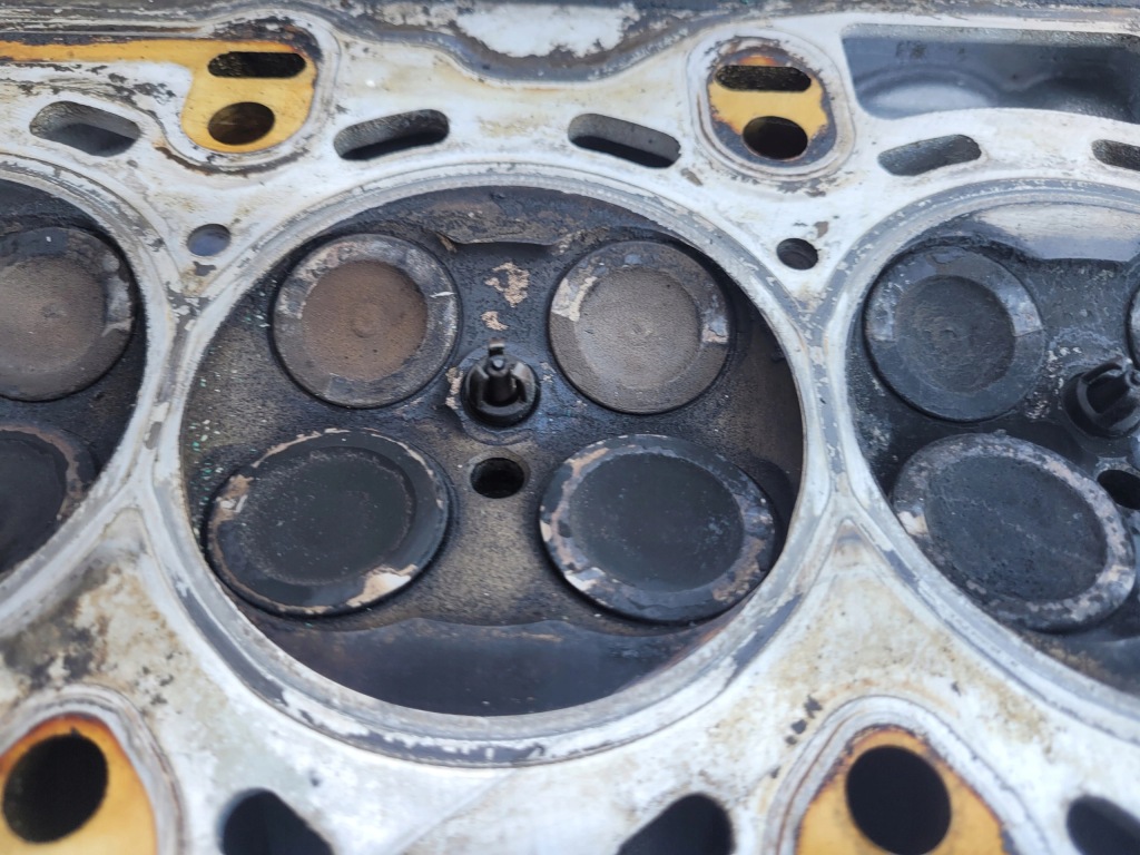 Головка bmw n43b20a 2.0b 7559168 Зі Шроту