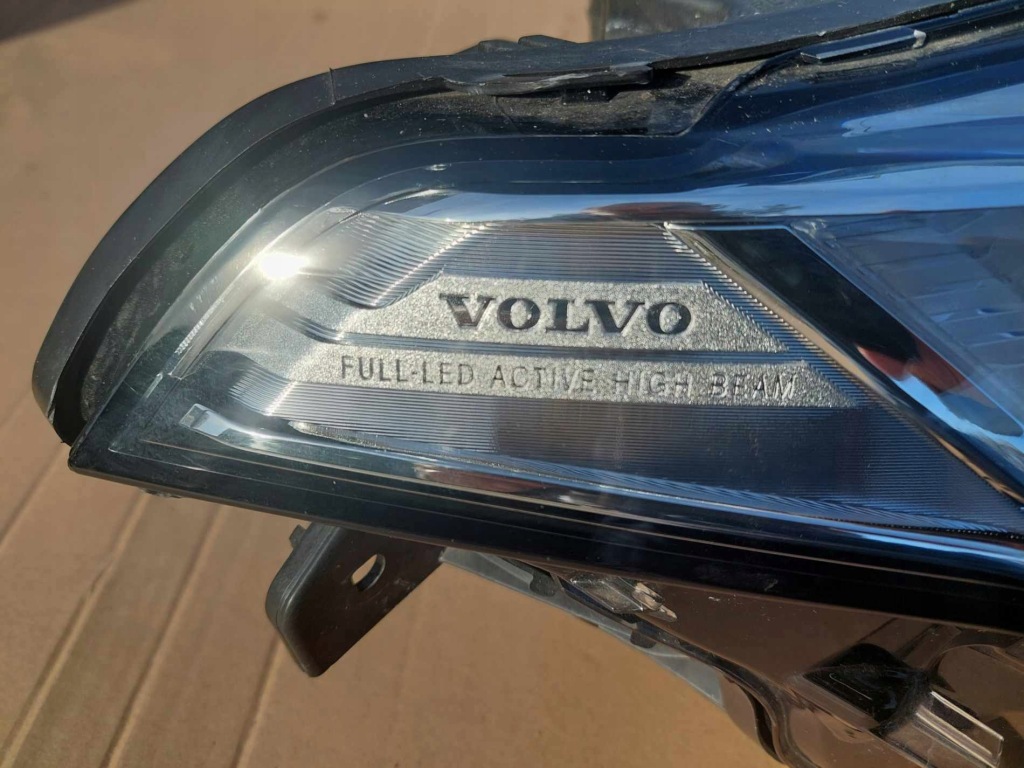 Купити Volvo xc90 2 рестайлінг  ultimate капот бампер фара led ремінь перед радіатор 723