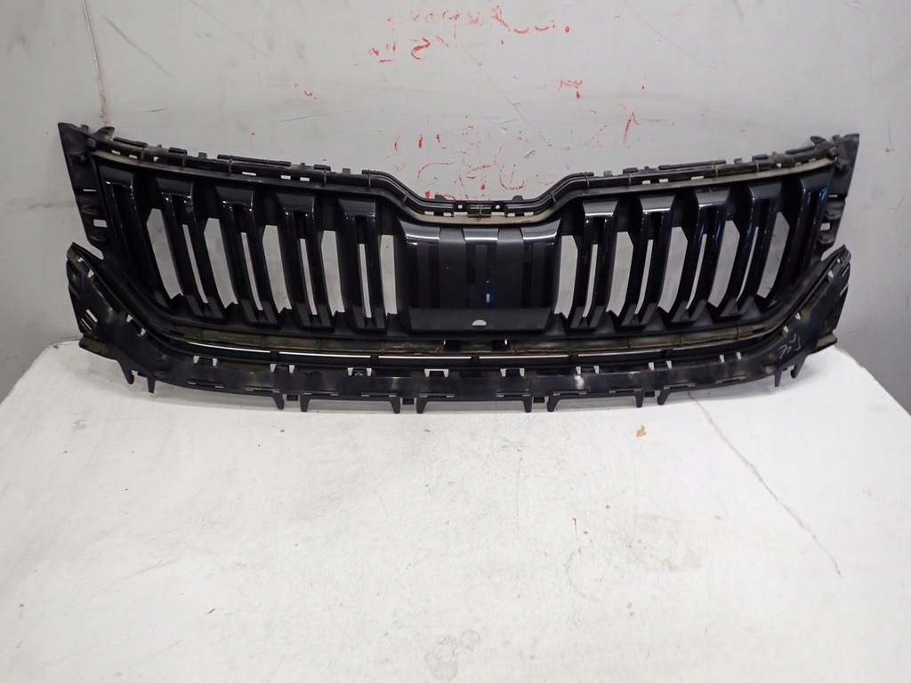 фото №1, Решітка радіатора skoda kodiaq 2016- 565853653a