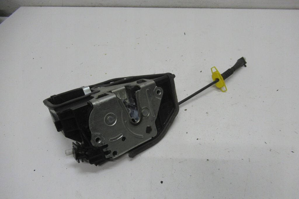 фото №1, Bmw x3 e83 замок дверь правый перед 7202146