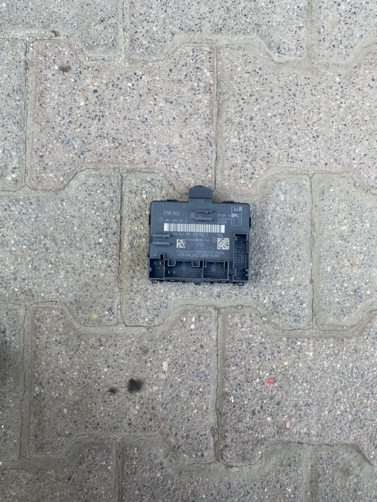 фото №1, Audi q8 4m8 модуль блок керування двері 4m1959592d