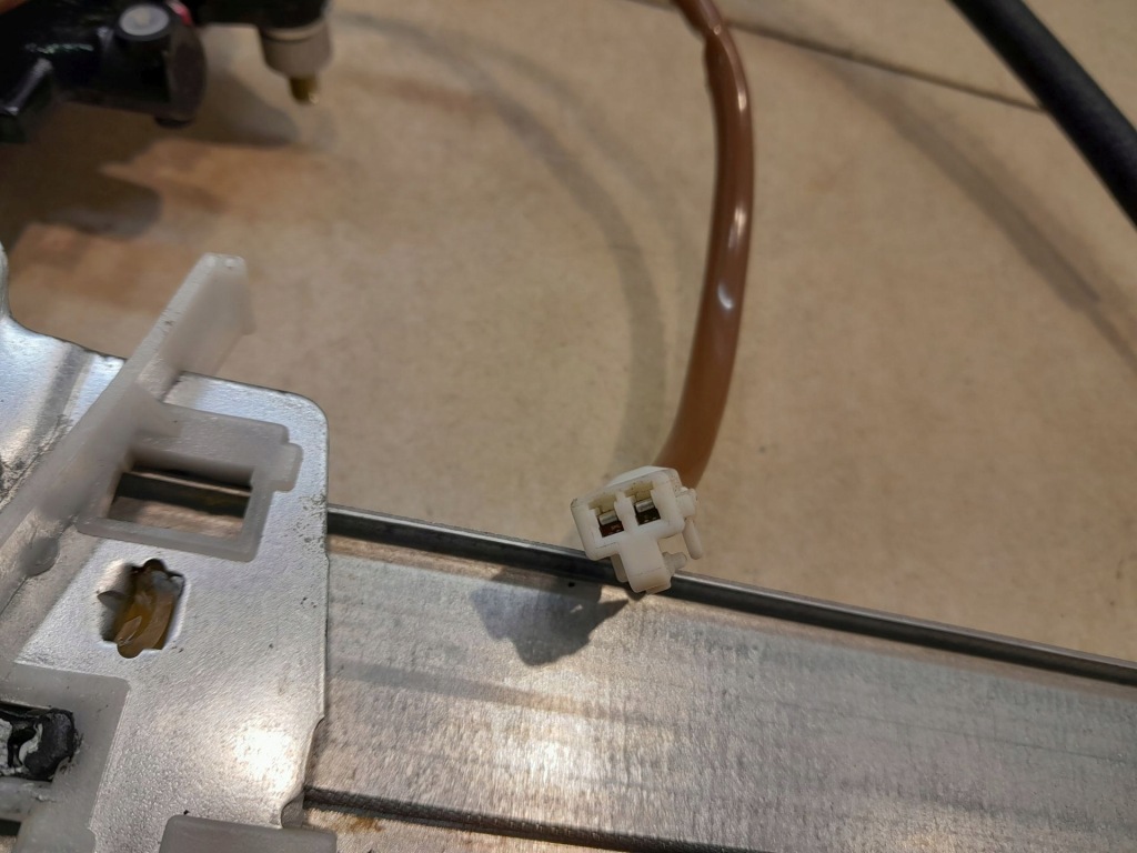 фото №6, Подъемник стекло правый перед mazda premacy 2.0 ditd