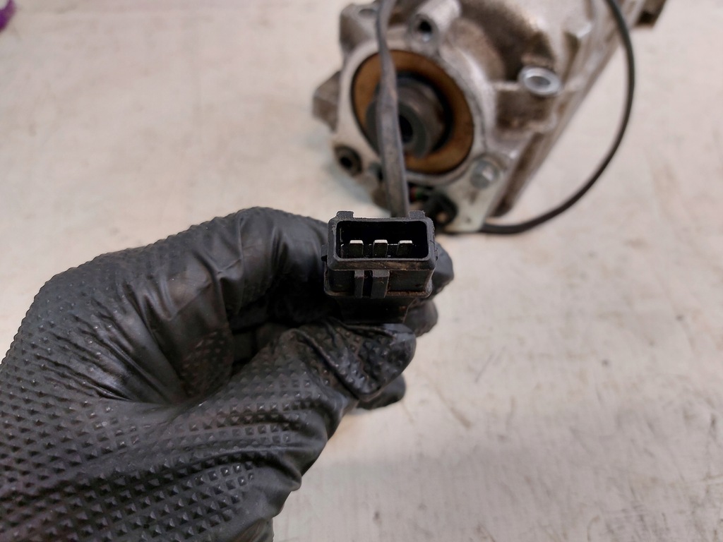 фото №7, Крышка вал распределительного вала fiat doblo i 1.6 16v