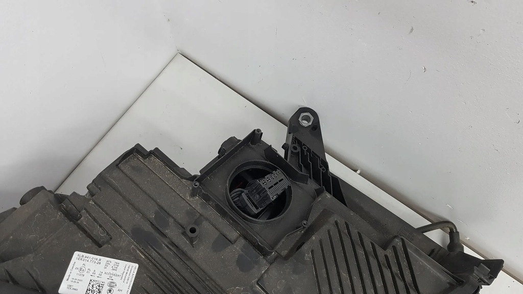 фото №11, Skoda enyaq лампа правый перед передняя eu