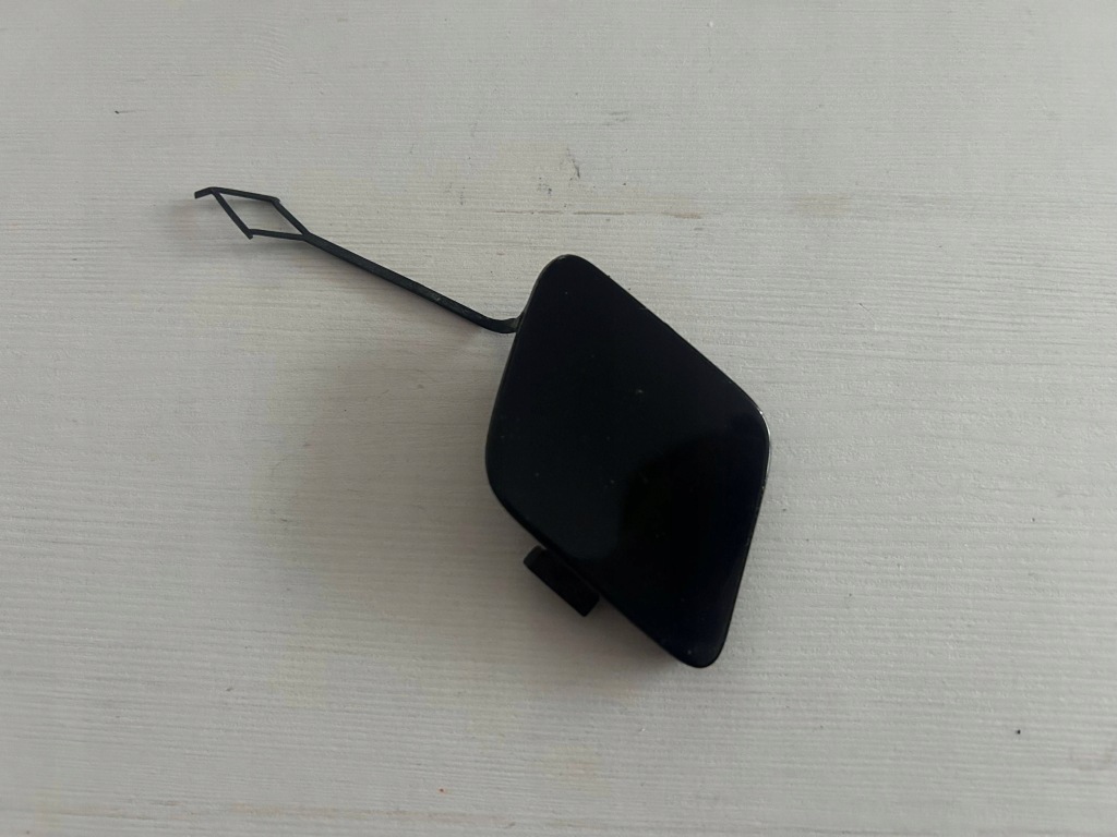 фото №1, Audi s4 a4 b8 s-line lift 2011-2015 заглушка фаркоп перед 8k0 оригинал