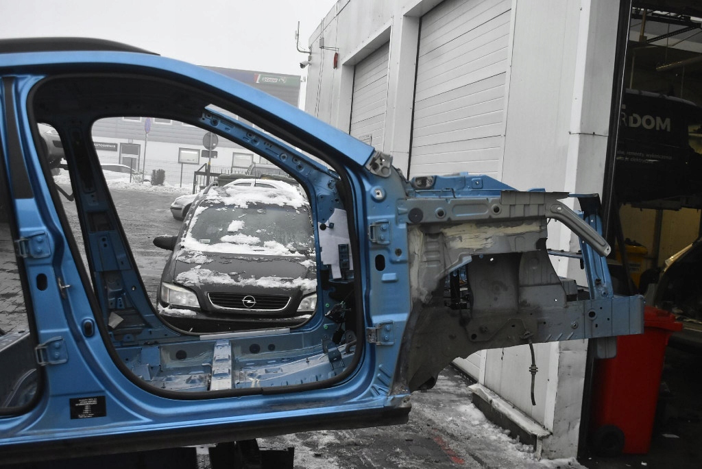 фото №6, Чверть крила лівий правий задня лонжерон поріг блок двигуна dacia spring 21-