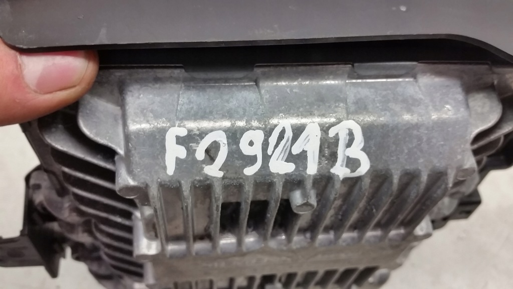 фото №7, Бортовий комп'ютер блок керування двигуна peugeot 407 2.0 hdi 9655534080 роз'єми