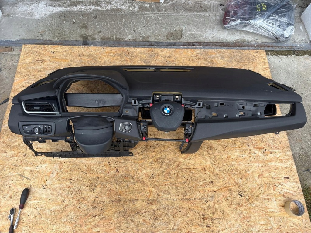 фото №1, Bmw 2 f45 панель  pulpit панель приладів приладова панель приладів pulpit 9305415 active tou