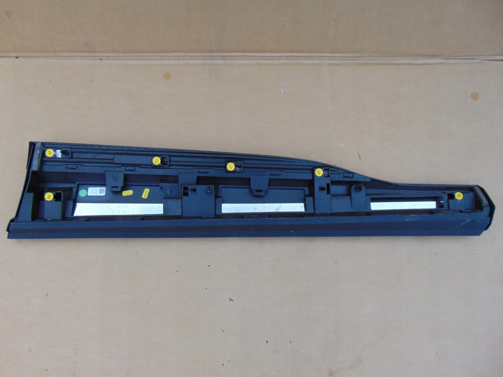 фото №10, Молдинг боковая дверь левый перед audi e-tron