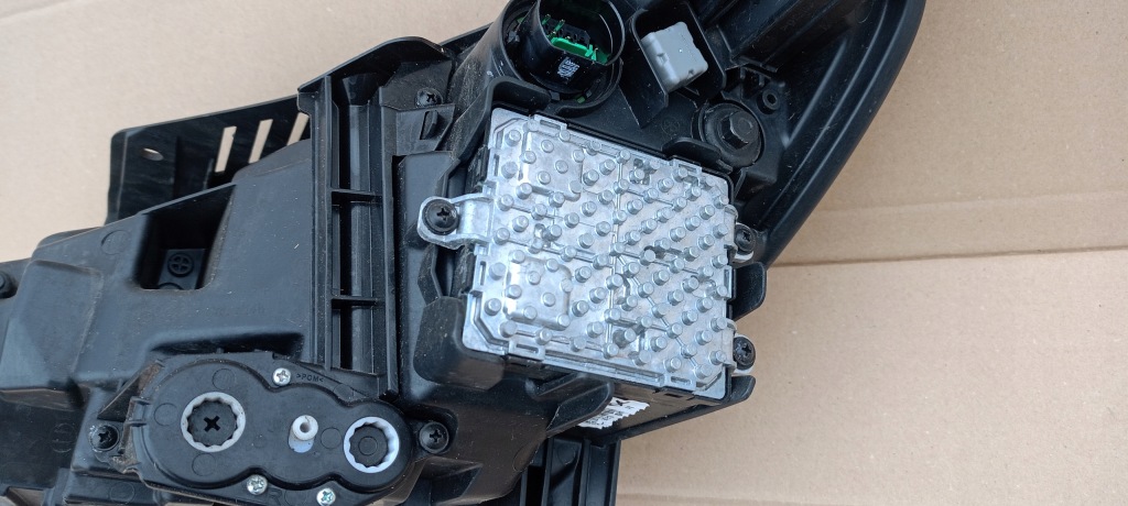 Фара перед передняя правый  hyundai i30 3 17-22rok 92102-g4100 оригинал Недорого