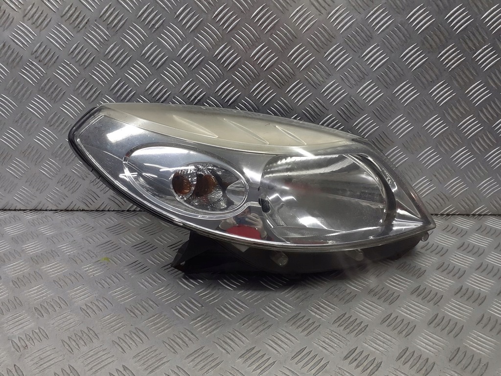 фото №1, Лампа права передня dacia sandero 1.4 8200733877