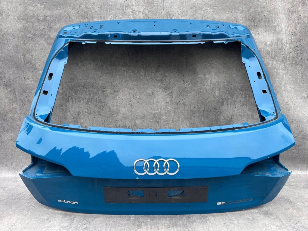 Купити Кришка багажника задній audi e-tron 4ke