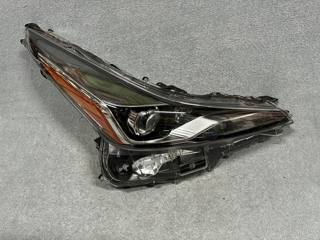 Купить Фара toyota prius iv рестайлинг  full led правый  оригинал koito