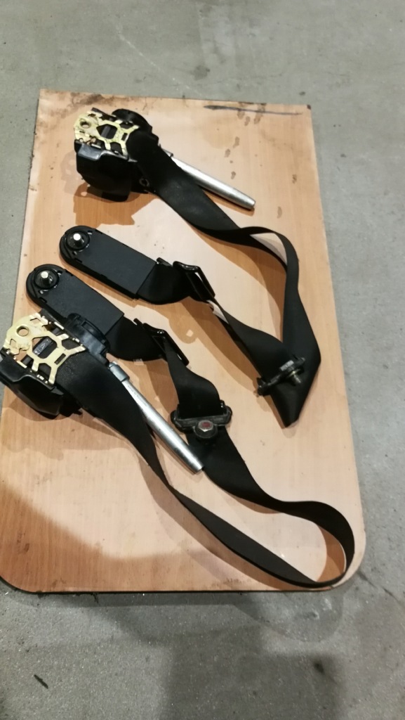 фото №10, Ремни безопасности перед mercedes w126 sec coupe