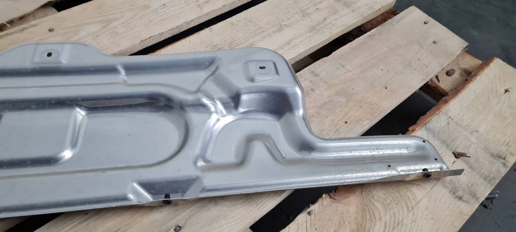 фото №11, Sq8 4m rsq8 q8 защита тепловая выхлоп бампера задняя 24r 4m8807329r