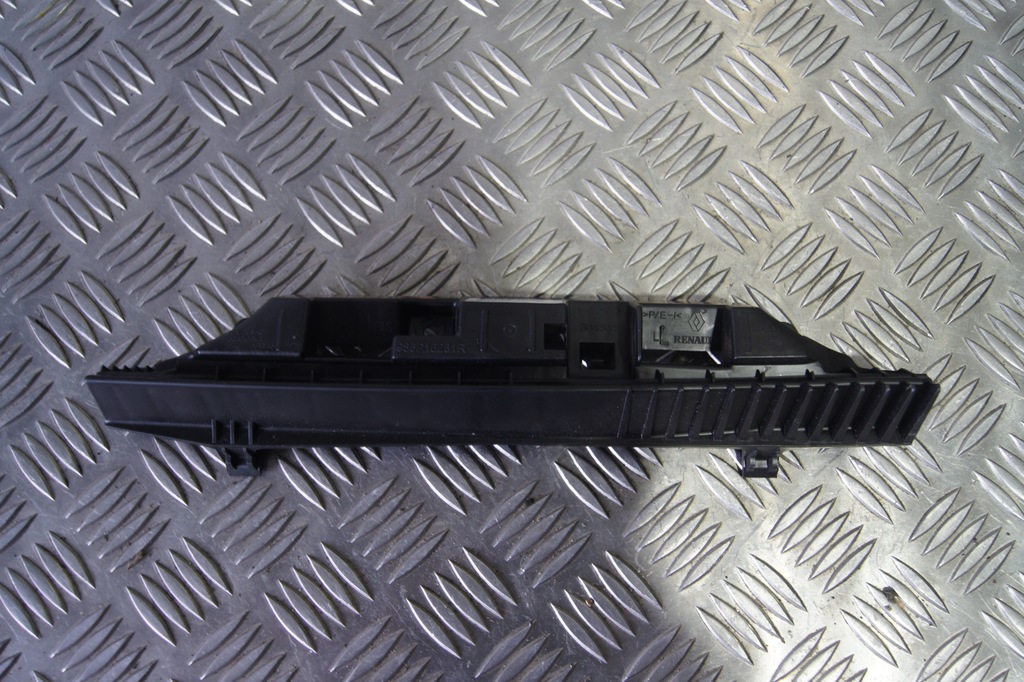 фото №1, Левый кронштейн кронштейн шторки безопасности clio v 985p16231r